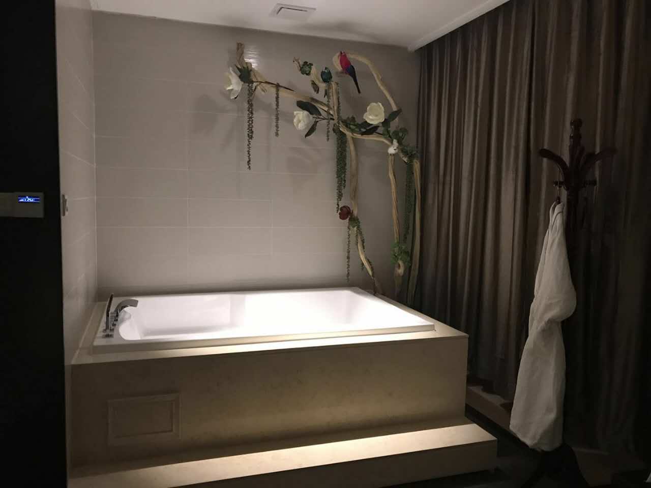 我与好友去了武汉招牌超赞足浴会所,让您完全释放自我，精神倍增